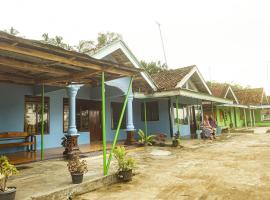 OYO Homes 91089 Desa Wisata Air Terjun Way Kalam Syariah, hotel i Kalianda