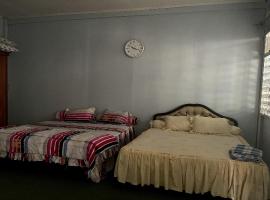 OYO 91152 Villa Flamboyan, hotel v destinaci Padang