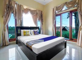 OYO Homes 91156 Eco Tourism Big Farmer Desa Kertawangi Syariah, hotel en Lembang