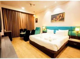 HOTEL PREMIUM MIDAS IN Near Gold Cinema