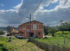 Ikigai Albergue, hotel com estacionamento em Navarrete