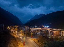 Jiuzhaigou Golden Dragon International Resort Hotel, hotel v destinaci Tazang