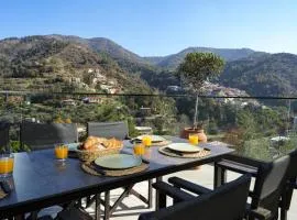 Luxury 5-Bedroom Chalet Kalopanayiotis
