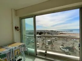GROOMI Le Cap D'or- Beachfront with air conditioning!