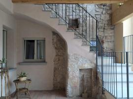 Casa del Vicolo, hotel v destinaci Ome