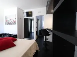 Suite Black and White