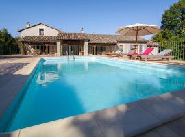 Gîte au Couchant à Caylus - Piscine - Jardin - 3 chambres - 8 personnes - 5 minutes du village médiéval, hôtel à Caylus