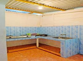 OYO Homes 91167 Tatto Bara Homestay Near Tongkonan Payung Pangden, hotel v destinaci Madandan