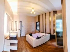 Royal MM Abode