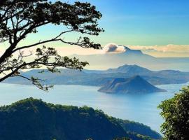 Blowing in the Wind - Lake View Apartments, hotel em Tagaytay