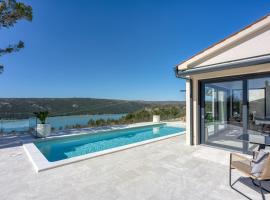 Villa Laguna Blu, hotel en Trget