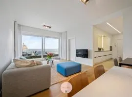 Osean by BLOSS luxe appartement met frontaal zeezicht, binnenzwembad en parking