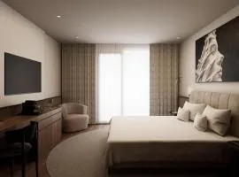 Leon Hotel & Lounge