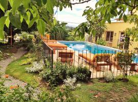 Descanso las Tres Marias Apart Hotel, hotel em Villa Carlos Paz