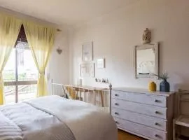 Bright Apartment 10min from 2 stunning Beaches