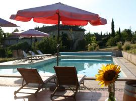 Viesnīca Modern Holiday Home with Swimming Pool in Fayssac France pilsētā Fayssac