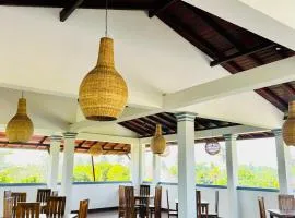 Crystal Wave Holiday Resort Polhena