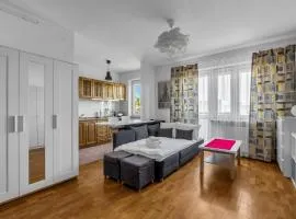 Metro Kabaty Homely Studio by BookingHost