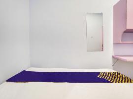 OYO Life 91626 Rr Kost Putri Syariah, hotel v destinaci Lumajang