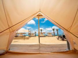 קמפינג חוף בצת, hotel a Beẕet