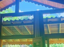 Nosso Cantinho Delfinópolis Serra da Canastra、デルフィノポリスのキッチン付きホテル