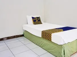 OYO Life 91896 Kost Bu Dewi Syariah