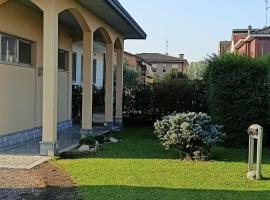 Casa Vanessa Appartamento in Villa - Humanitas, hotel v destinaci Pieve Emanuele