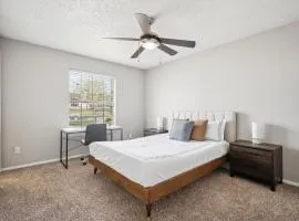 3001 Crystal Springs 721 I Spacious 2 Bed 2 Bath