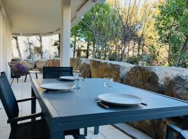 Oppidum Clim et Parking avec Terrasse de 30 m2 YourHostHelper, hotel v destinaci Lattes
