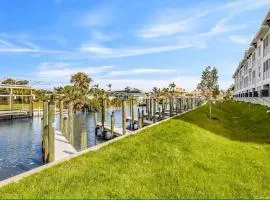 Gulf Access with Boat Slip, Heated Saltwater Pool, Dog-Friendly - Bacino Vista #207 - Roelens