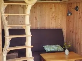Le Merle Moqueur, maisonnette en bois, Les kabanes en Kreiz Breizh
