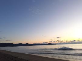 一棟貸しの宿 黒潮の家, hotel para golfe em Kuroshio