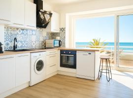 "PLAGE" Splendide Vue Mer depuis la chambre et le salon cuisine, 20m de la plage!