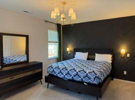 The Villas Xanadu Brand New near RDU Airport with Heated Indoor Pool Gym, hotel v destinaci Durham