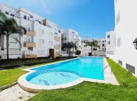 Appartement avec piscines, vue sur mer et accès à la plage à Achakar Hill, Tanger.