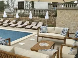 Apartments and Room Villa Makaj