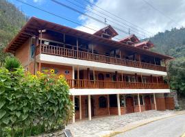 The Lookout Hideaway, hotel with hot tubs in Baños