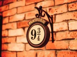 Studio temático HARRY POTTER Quarto Secreto HP com GARAGEM e PISCINA no CENTRO