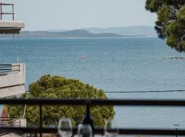 Nefeli - Unique Beachfront Apartment