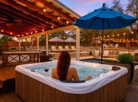 Lux 5BR gem with Heated Pool, SPA, and Outdoor Movie Theater