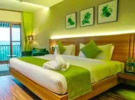 Attukad river side 4 Rooms Individual Cottage 'near attukad waterfalls' - Hall, 4bed room delux, falls view, located at tea etstae