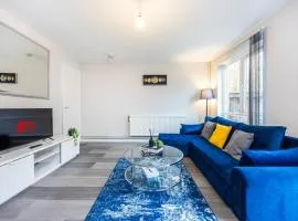 Spacious Four Bedroom Battersea House Contractors Families