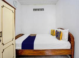 SPOT ON 92595 Umi Homestay Syariah, hotel a Sidoarjo