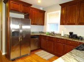 Beautiful 2 Bed Apt Minutes from Encore