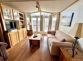 Sherkston Shores Retreat, Sleeps 6, Walk to the beach, Firepit