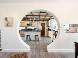 10 Minutes from Beach Full House, hotel in Hollywood