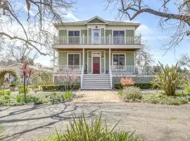 7-Acre Vineyard Idyllic Farmhouse in Napa!