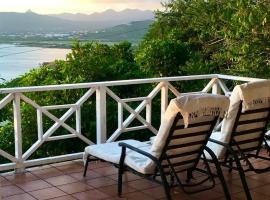 Cozy Private Room with AC, Balcony near Airport, Beach and Kite surfing, hotel v destinaci Vieux Fort