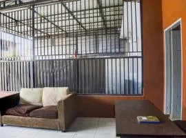 OYO 92826 Penginapan Syariah Faster Inn