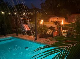 Tropicoco Pool House Steps From The Beach, villa in Puerto Nuevo
